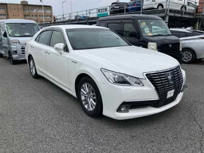 Toyota CROWN HYBRID