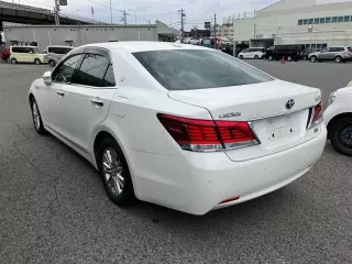 Toyota CROWN HYBRID