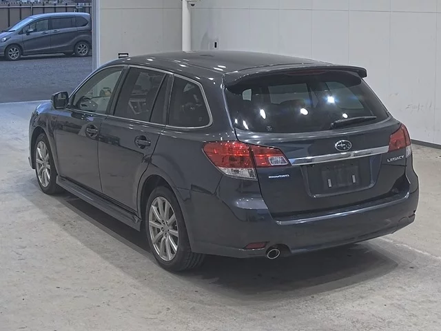 Subaru Legacy  с аукциона в Японии