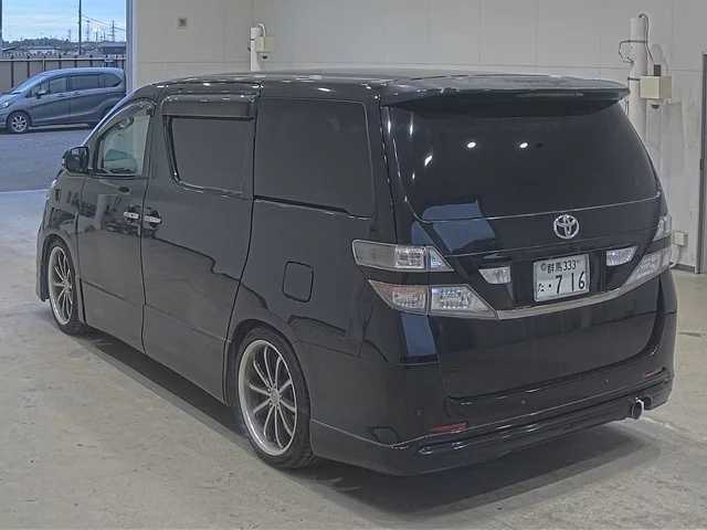 Toyota Vellfire  с аукциона в Японии