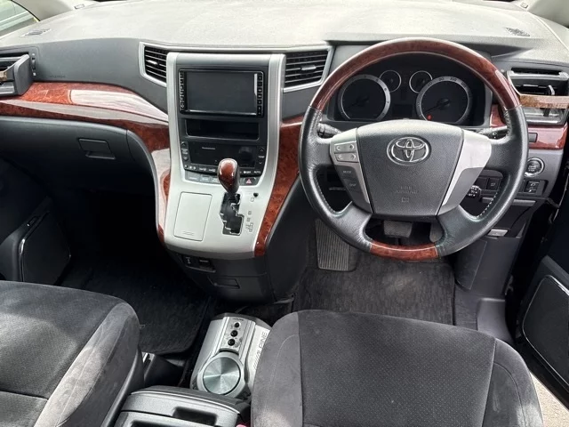 Toyota Vellfire  с аукциона в Японии
