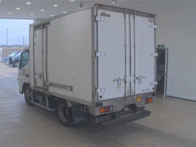 Mitsubishi Fuso Canter  с аукциона в Японии