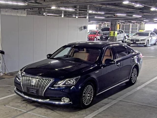 Toyota CROWN MAJESTA  с аукциона в Японии