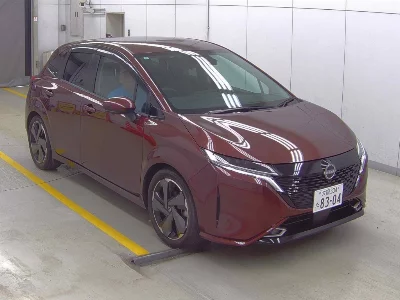 Nissan Aura