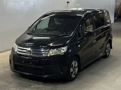 Honda Freed Spike