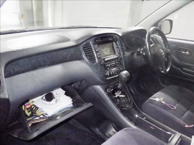 Toyota Kluger V
