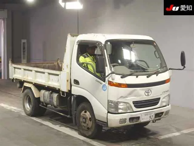 Toyota Dyna  с аукциона в Японии
