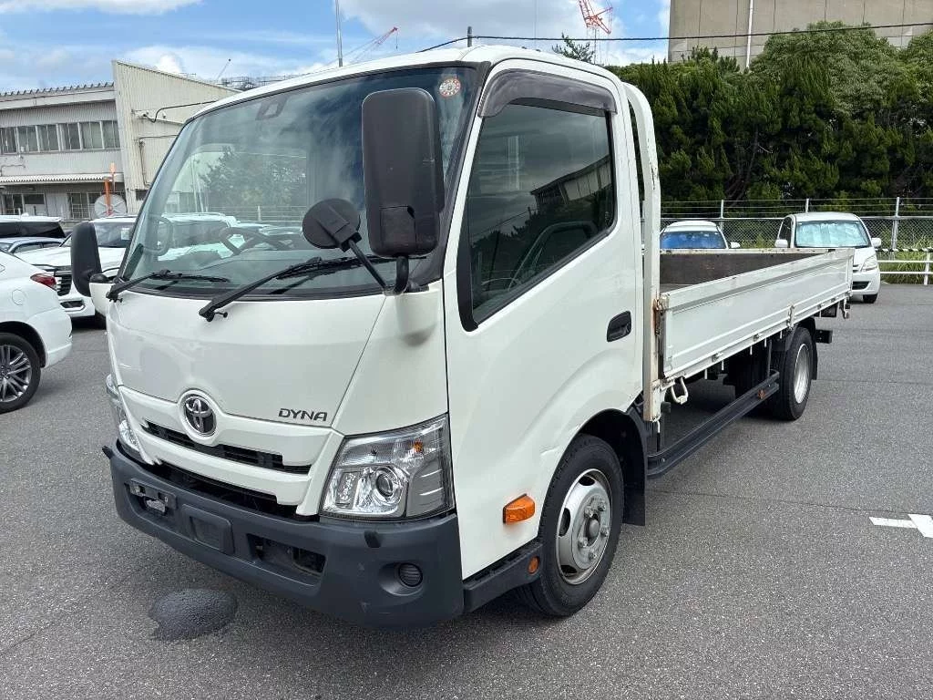 Toyota Dyna  с аукциона в Японии