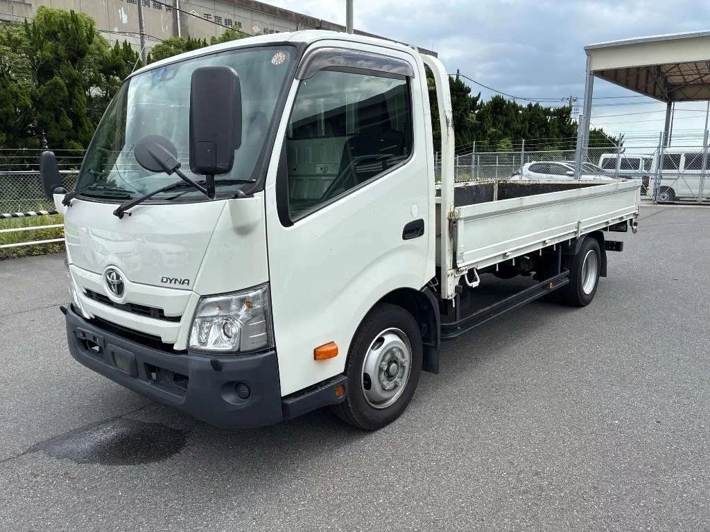 Toyota Dyna  с аукциона в Японии