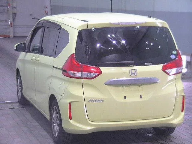 Honda Freed  с аукциона в Японии