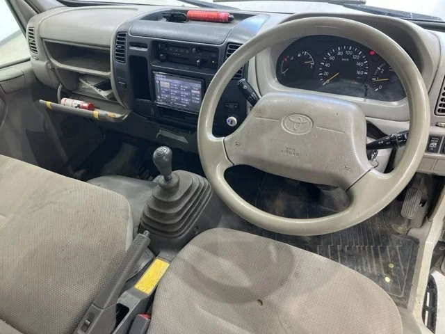 Toyota Dyna  с аукциона в Японии