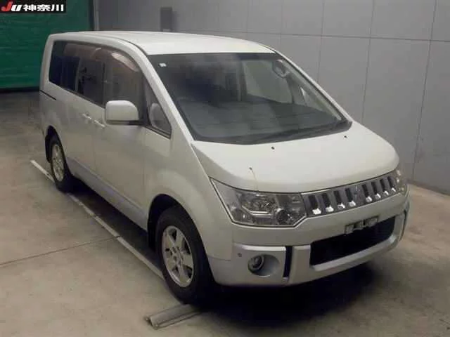 Mitsubishi Delica D:5  с аукциона в Японии