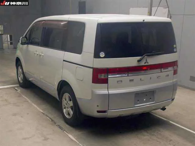 Mitsubishi Delica D:5  с аукциона в Японии