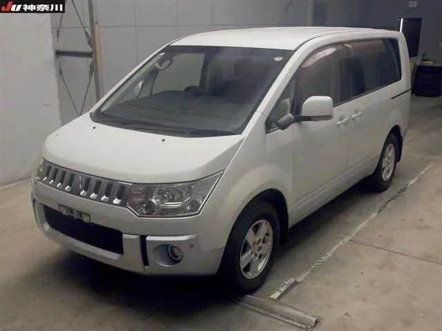Mitsubishi Delica D:5  с аукциона в Японии