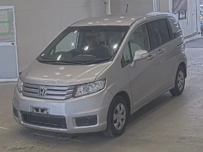 Honda Freed Spike