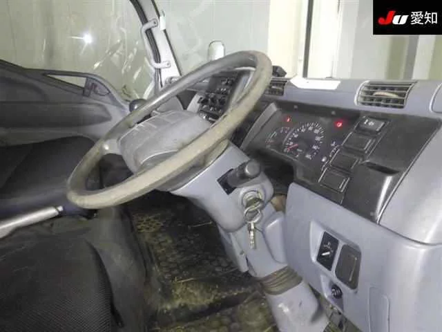 Mitsubishi Fuso Canter  с аукциона в Японии
