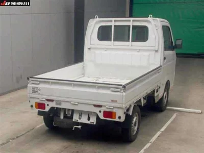 Nissan NT100 Clipper