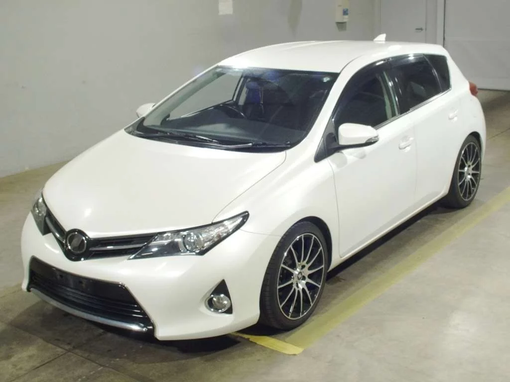Toyota Auris  с аукциона в Японии