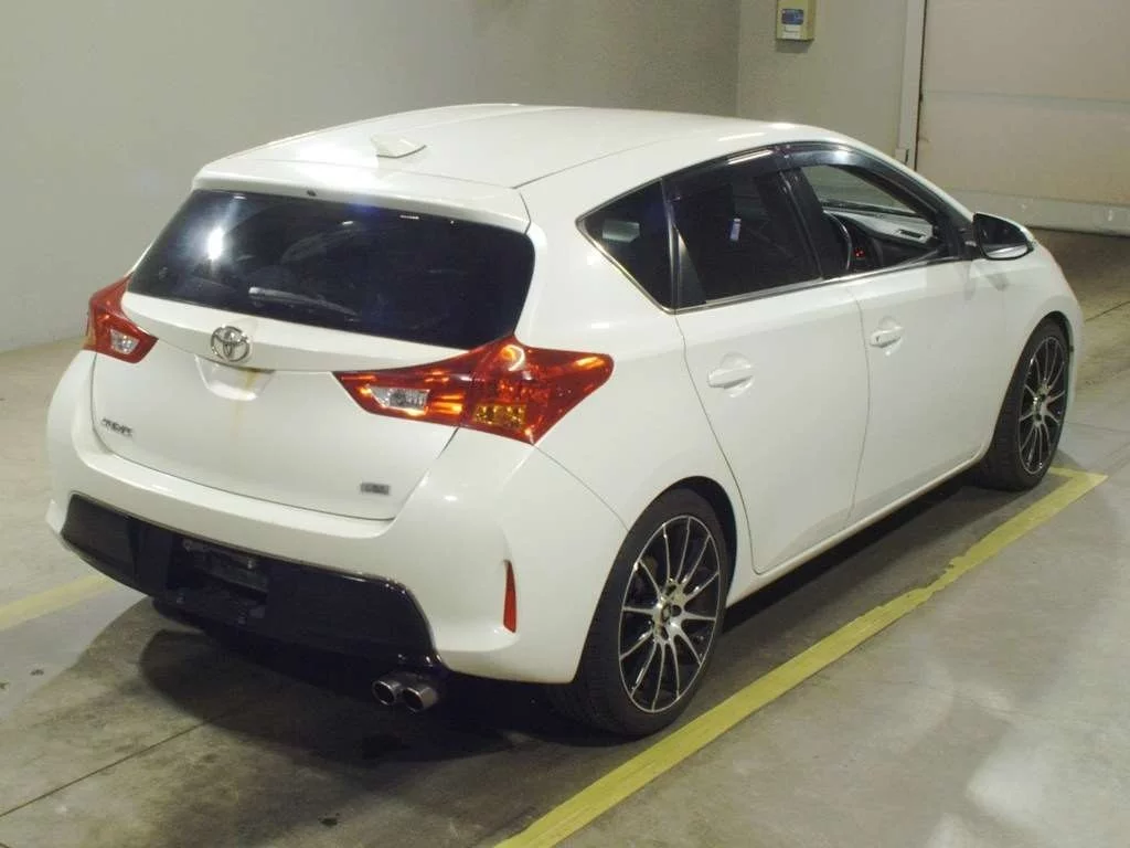 Toyota Auris  с аукциона в Японии