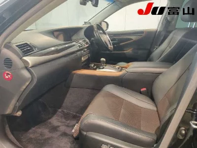 Lexus LS600h