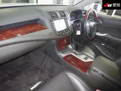 Toyota CROWN HYBRID