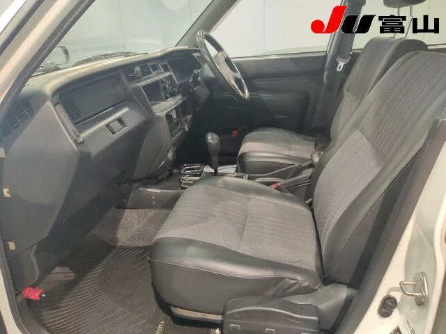Toyota Comfort  с аукциона в Японии