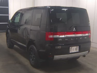 Mitsubishi Delica D:5