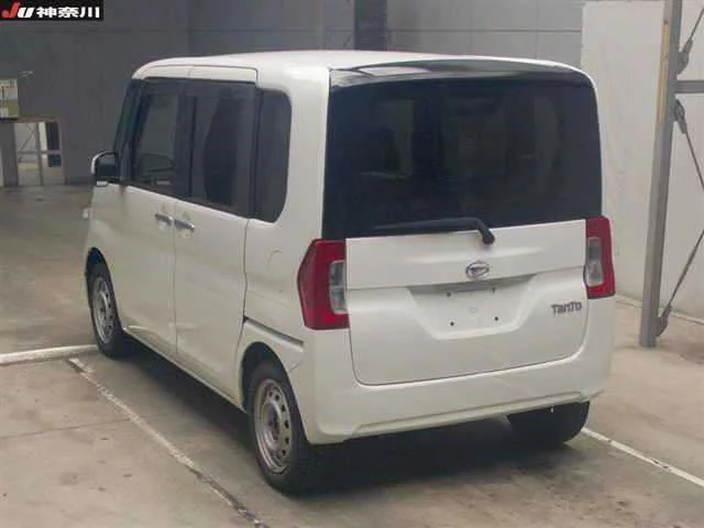 Daihatsu Tanto  с аукциона в Японии