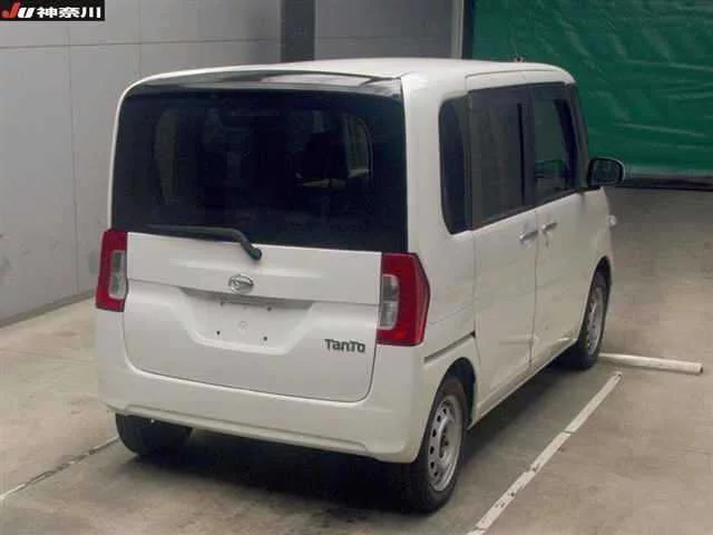 Daihatsu Tanto  с аукциона в Японии
