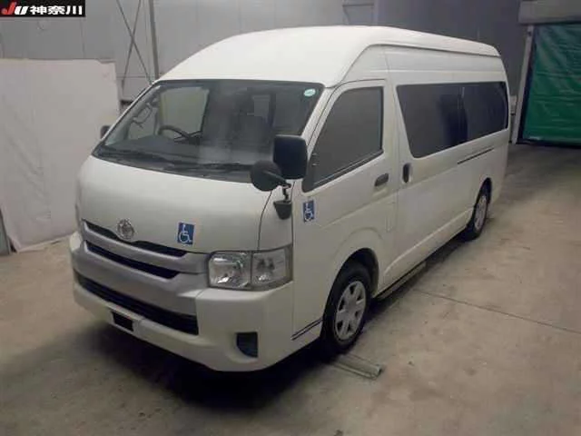 Toyota RegiusAce  с аукциона в Японии