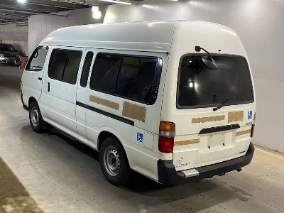 Toyota HiAce Commuter