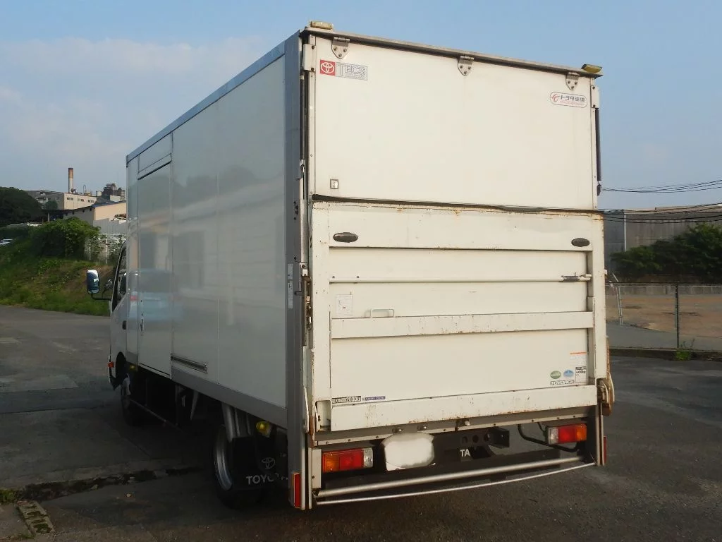 Toyota ToyoAce  с аукциона в Японии