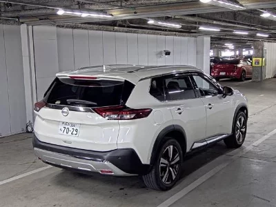 Nissan X-TRAIL