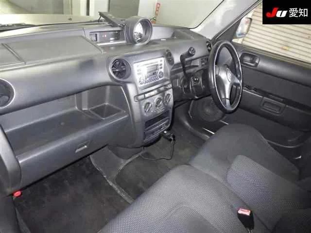 Toyota bB  с аукциона в Японии