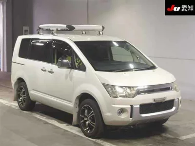 Mitsubishi Delica D:5