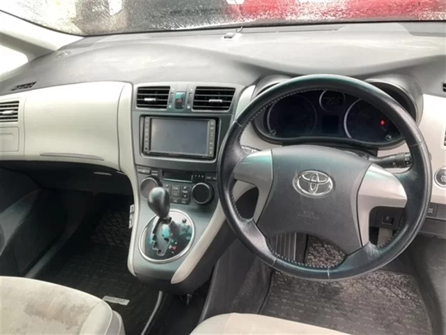 Toyota Mark X Zio  с аукциона в Японии