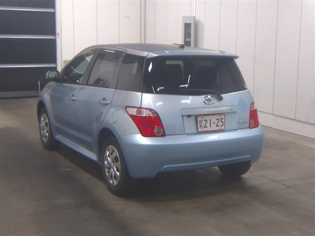 Toyota Ist  с аукциона в Японии
