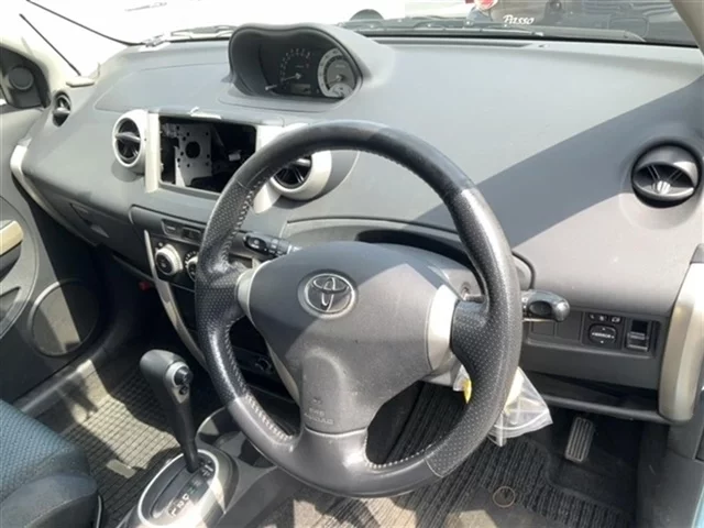 Toyota Ist  с аукциона в Японии