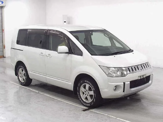 Mitsubishi Delica D:5  с аукциона в Японии