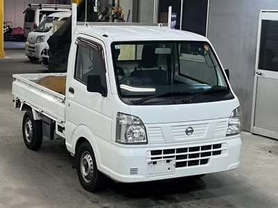 Nissan NT100 Clipper