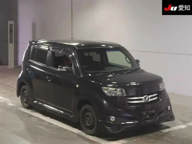 Toyota bB  с аукциона в Японии