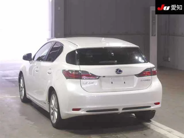Lexus CT200h  с аукциона в Японии