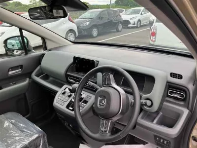 HONDA FREED HYBRID