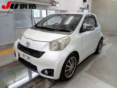 Toyota iQ