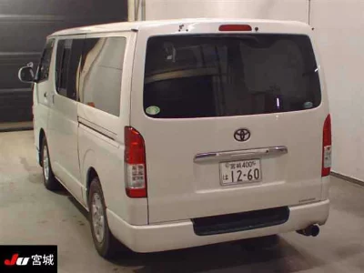 TOYOTA HIACE VAN