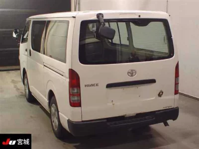 TOYOTA HIACE VAN