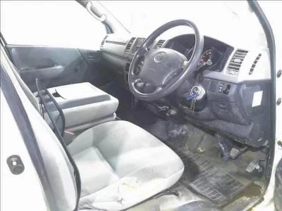 TOYOTA HIACE VAN