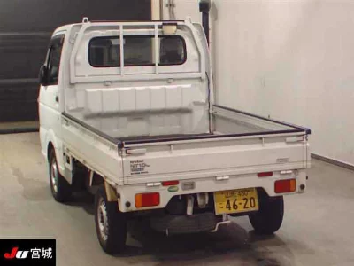 Nissan NT100 Clipper