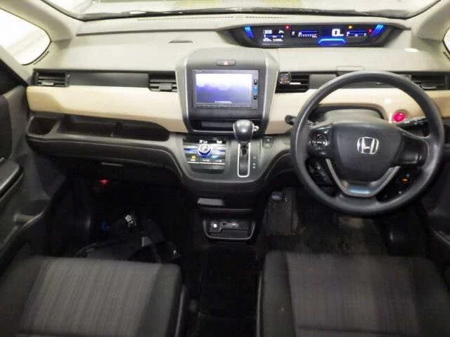 Honda Freed  с аукциона в Японии
