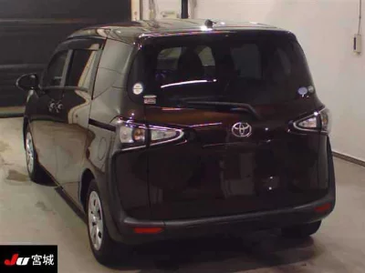 Toyota Sienta